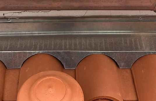 raccord-cheminee-tuiles-romanes-cogolin